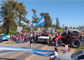 En un Chaco sumergido, los productores decidieron llevar su protesta hasta la ruta