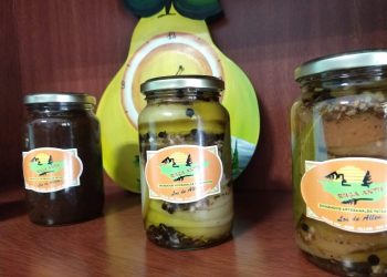 Sabores y saberes: Lidia rescató un inusual escabeche de peras en el Alto Valle