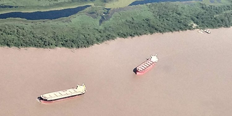 ¿Cómo se mueve una cosecha? Sobre 2 millones de camiones, 205 mil vagones, 6.400 barcazas y 2.800 barcos