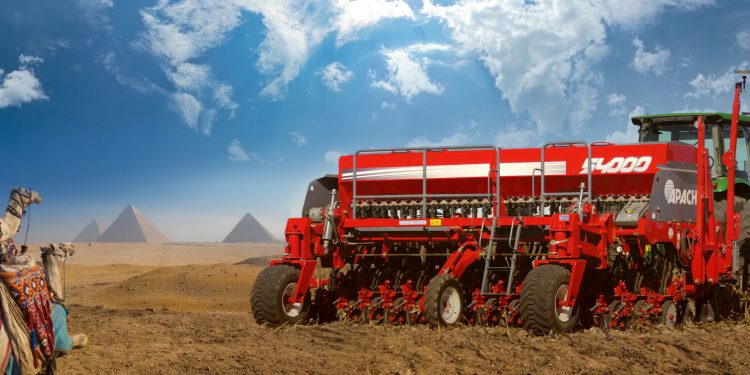 ¿Siembra directa en el desierto? Se exportó por primera vez a Egipto una sembradora argentina