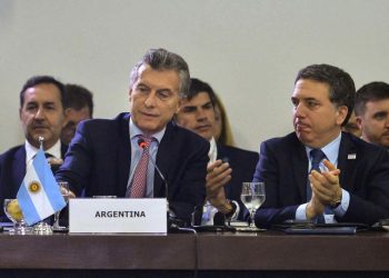 Suben un impuesto a la importación y algunos lo vinculan a un error de cálculo con las retenciones