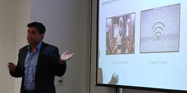 Microsoft promete una tecnología para llevar internet a los campos a través de los canales que no usa la TV