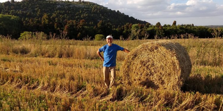 Esteban Zugasti: Produce orgánicos, tiene su propia reserva natural y además es rentable