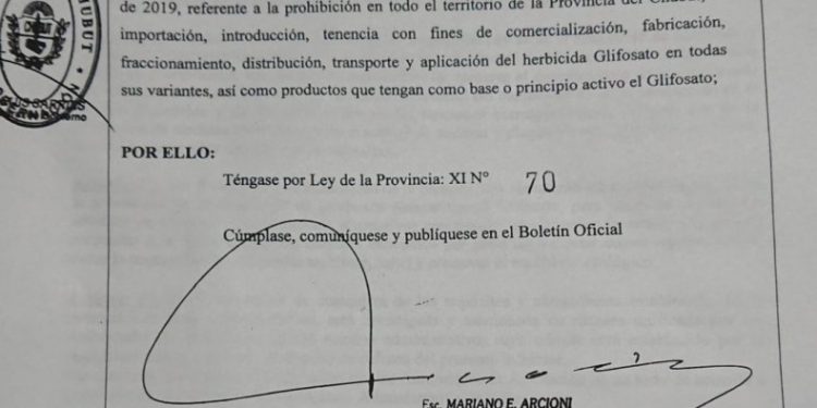Clap, clap, clap: Chubut es “progre” y prohíbe el glifosato, un herbicida que allá no se usa