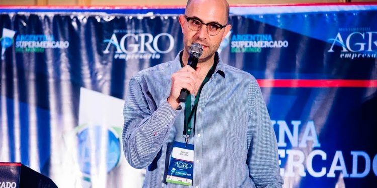 Adrián Seltzer: “Hay incertidumbre sobre cuánto se va a poder sembrar en EE.UU.”