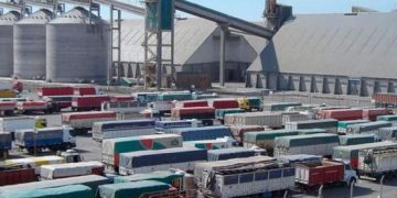 La industria más poderosa de la Argentina puede moler unos 7.000 camiones de soja por día