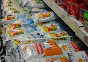 Ni el Estado ni el comercio resignan plata en la crisis lechera: La mejoría al productor sucede a costa de la industria