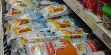 Ni el Estado ni el comercio resignan plata en la crisis lechera: La mejoría al productor sucede a costa de la industria