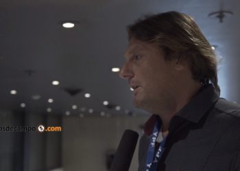 Hernán Heinzmann transporta leche y sufre los caminos: "Los políticos vienen con la inundación, pero cuando se va el agua, se van los políticos"