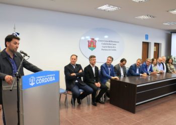 Franco Mugnaini, el productor cordobés que está al frente de una obra para mejorar con ripio 10 kilómetros de camino