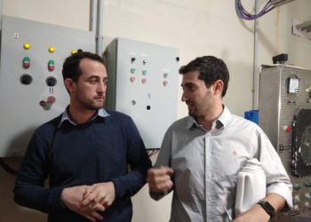 Cansados de escucharlo quejarse por el bajo precio de la leche, los hermanos Cassina ayudaron al padre a instalar una fábrica de queso azul