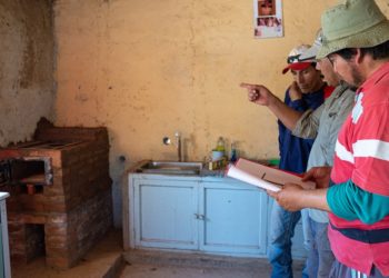 Una cocina económica permite reemplazar los tradicionales fogones y ahorrar 40% de leña
