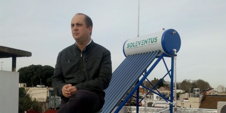 Según Ariel Mesch, experto en renovables, un sistema de energía solar se paga a los 5 a 7 años de uso