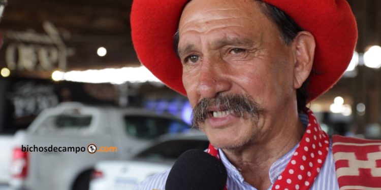 Ángel González, el resero que derramará una lágrima por la mudanza de su querido Mercado de Liniers