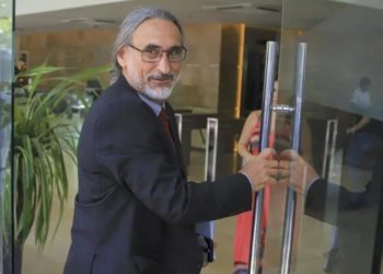 Crónicas robadas: En una entrevista, el ministro Basterra lanzó sus primeras definiciones