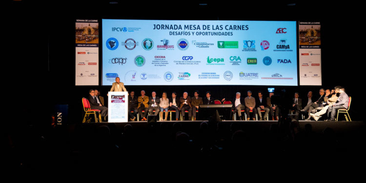 Con el cambio de gobierno, buscan reemplazar la Mesa de las Carnes por un Foro con mayor presencia del consumo interno