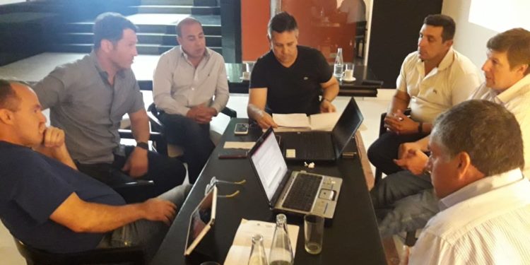 Productores del Norte se reunieron con Basterra, pero otra vez volverán a su pago con las manos vacías