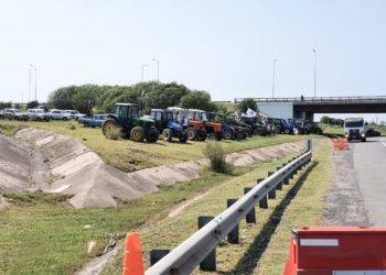 Al calor de planillas que anticipan  pérdidas, los productores cordobeses también sacaron a relucir sus tractores