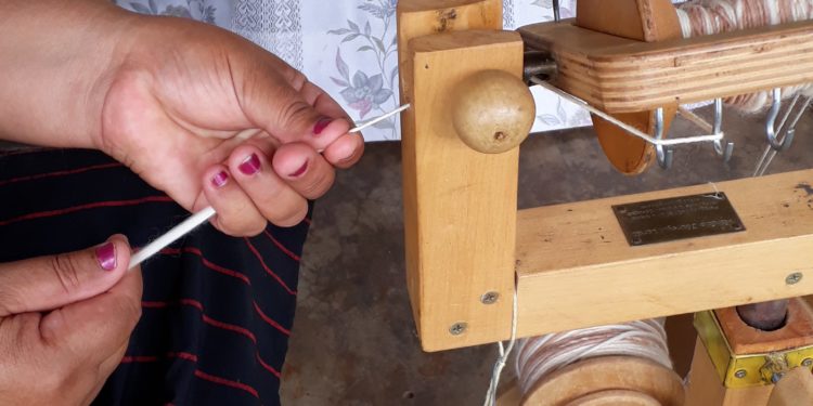 Lanas de Misiones: Un grupo de mujeres que le da valor a un producto que antes se quemaba