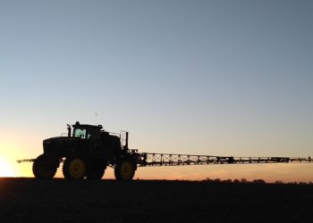Agroquímicos: Los productores de La Pampa le reclamaron al gobierno que no les corte las alas