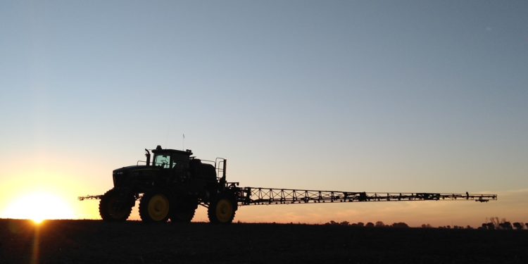 Agroquímicos: Los productores de La Pampa le reclamaron al gobierno que no les corte las alas