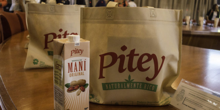 Para todos los gustos: Córdoba tiene fernet pero también jugo a base de maní para los amantes de la vida sana