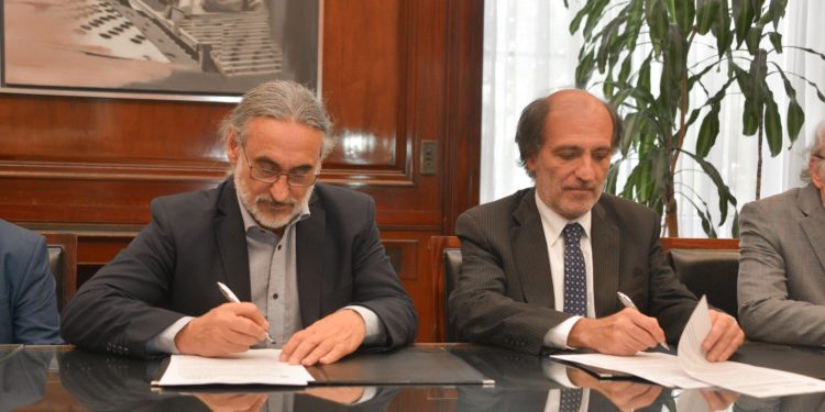 El gobierno promete abrir una cuenta gratuita en el Banco Nación para todos los pequeños productores del RENAF