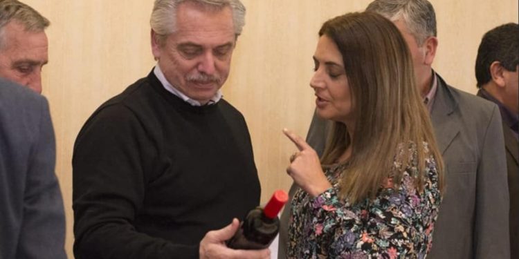 El día que Gabriela Lizana le regaló una botella de vino a Alberto de la que el viñatero recibía apenas 5%