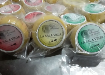 Sabores y saberes: Silvia elabora quesos y quesillos en Trancas, como le enseñó su madre y como aprendió en sus sueños