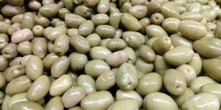 Pinta un año malo para el olivo: En el medio de la pandemia, caen la producción y también los precios