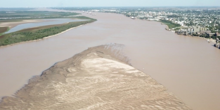 Anuncian un acuerdo con Brasil para que abra la canilla y se pueda recuperar el caudal del Paraná