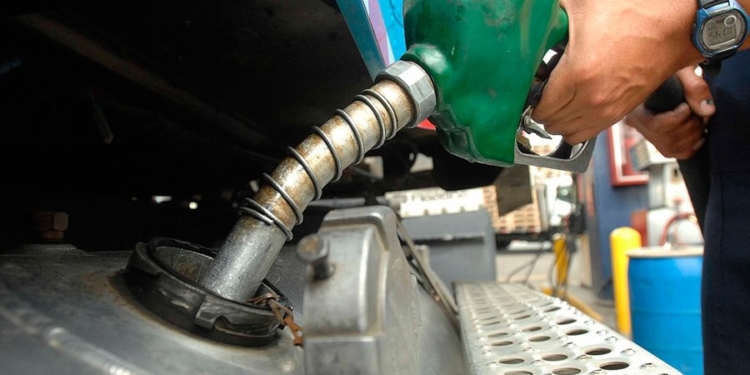 Baja el petróleo pero no el gasoil: El gobierno no impulsará las rebajas que reclaman los ruralistas