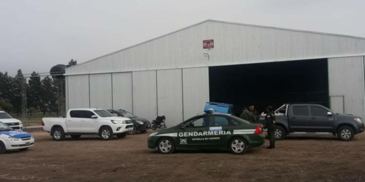 Sin culpables: A los hermanos Rullo les robaron miles de dólares en agroquímicos, desde su propio hangar y usando su camioneta