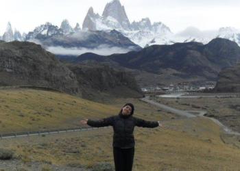 Sabores y saberes: Desde una casa que respira amistad, Anabel prepara los chocolates y alfajores más queridos de El Chaltén