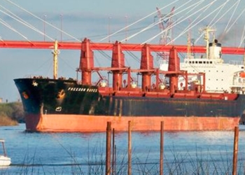 ¿Cuánto vale 1 metro de profundidad? Los que dragan el Río Paraná trabajan a destajo para asegurar la navegabilidad