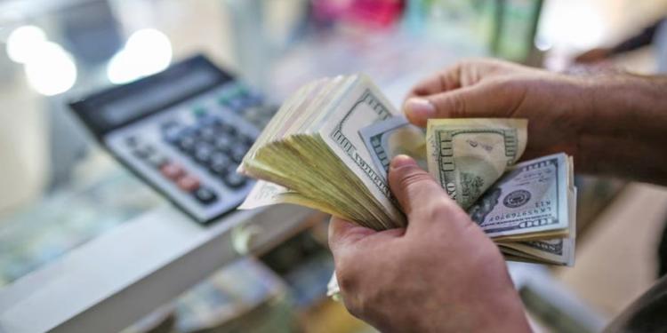 El agro se queja de que el Banco Central paralizó la venta de insumos. Y el BCRA contesta: “No hay ninguna restricción a importar”