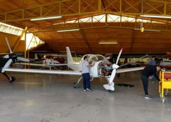 Historias raras: En Mendoza existe una fábrica de aviones, que tiene pasado, presente y futuro ligado con el agro