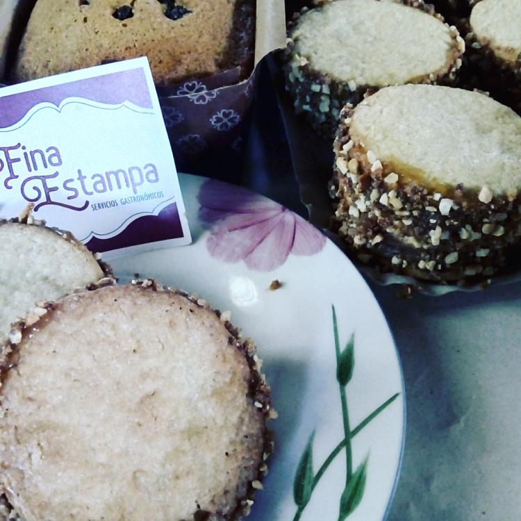 Trini recibe visitantes y cocina para ellos en Udaquiola, donde los cielos permanecen puros