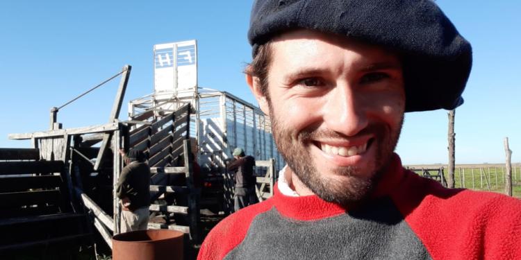 Fernando Carretero, productor inundado de Urdampilleta: “No pido un transbordador espacial sino que limpien 500 metros de canal”