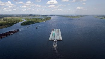 Mitos y verdades sobre Vicentin y las barcazas de soja que bajan por la hidrovía del Río Paraná