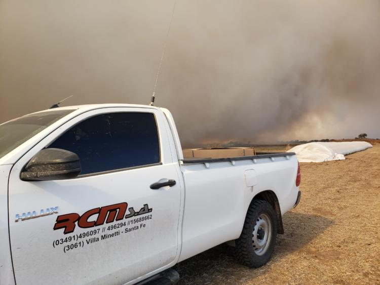 ¿Fue intencional? Un incendio consumió 1.350 hectáreas y una familia productora perdió maíz y soja por casi 1 millón de dólares