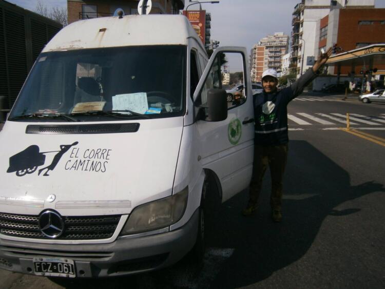 Coco Niz es un bicho de campo en la ciudad de la furia: Recicla nuestras vidas desde una cooperativa de cartoneros