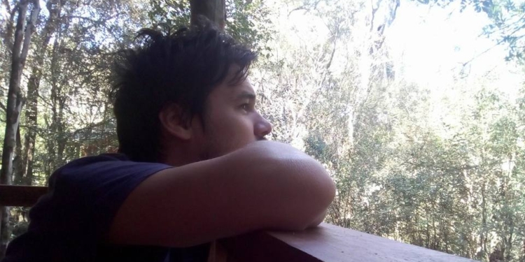 Sergio Alvez escribe con crudeza y belleza sobre viejos oficios rurales de su Misiones, como el urú y el descubiertero