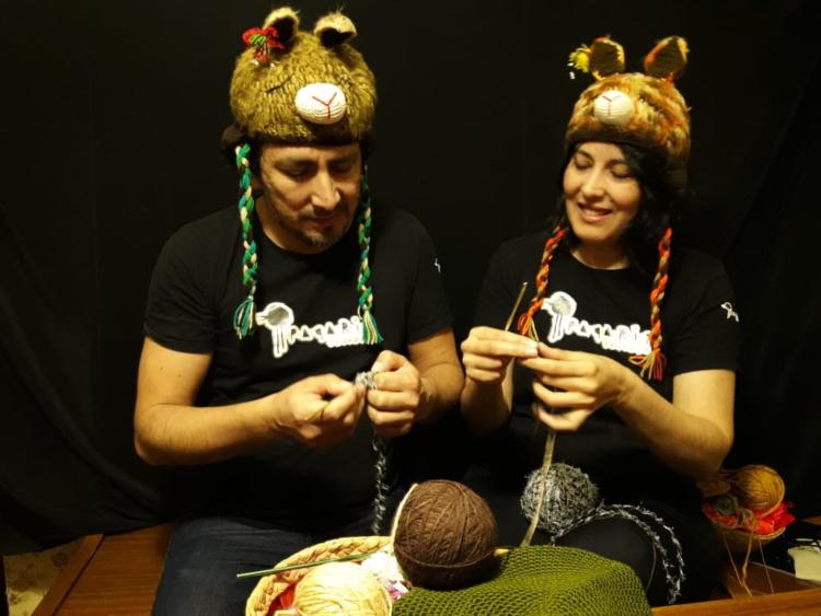 Sabores y saberes:  Ariel Cata cocina el jigote catamarqueño mientras le canta a los ponchos que su madre tejía en Londres