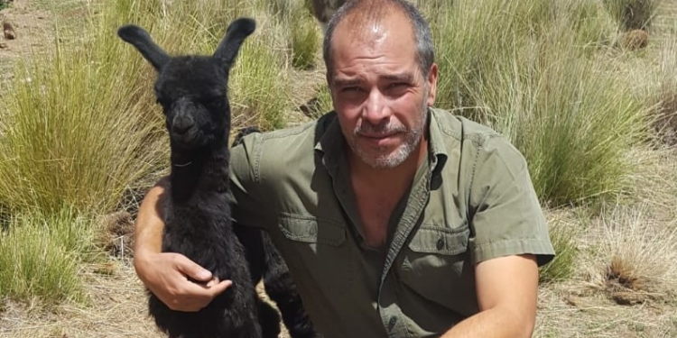 Desde el INTA más elevado del país, Marcelo Echenique trabaja con los pequeños productores de la Puna y canta folklore