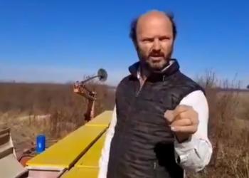 José Perkins, el productor que se hizo viral. “Acá no hay grieta. Sólo nos dividimos en dos: Los que están en la fiesta y los que la pagan”