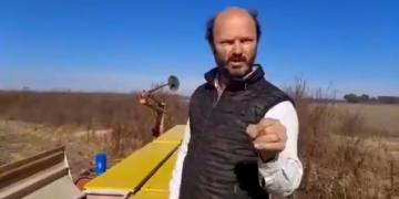 José Perkins, el productor que se hizo viral. “Acá no hay grieta. Sólo nos dividimos en dos: Los que están en la fiesta y los que la pagan”