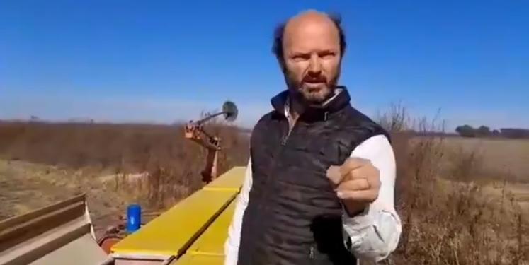 José Perkins, el productor que se hizo viral. “Acá no hay grieta. Sólo nos dividimos en dos: Los que están en la fiesta y los que la pagan”