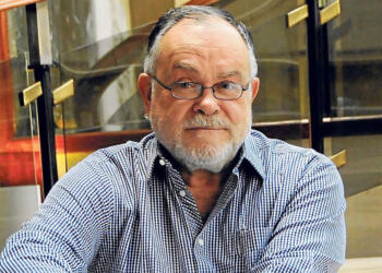 Mempo Giardinelli reclama control sobre las aceiteras: “El Río Paraná tiene entre 10 o 20 puertos exportadores que no son territorio argentino”