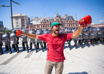 Precios acordados y agroecología avanzan en el Mercado Central, donde “al principio había temor porque venía Nahuel de la UTT…”